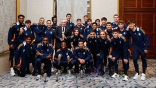 La plantilla felicitó a los ganadores de los Premios The Best