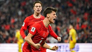  1-0: Arda Güler dio la asistencia del gol de la victoria de Turquía ante Rumanía