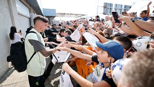 Gran recibimiento al Real Madrid en Oviedo
