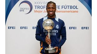 Vini Jr. reçoit le Trophée EFE de Meilleur joueur ibéro-américain de 2024