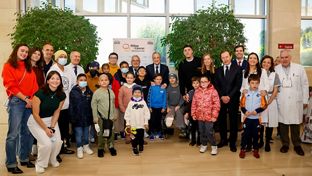Club president visits children admitted with cancer at University of Navarra Clinic
