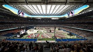 El Bernabéu, un escenario grandioso para una visita histórica