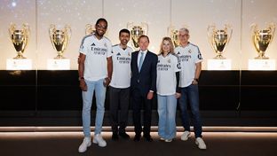 Nadia Comaneci, Javier Sotomayor, El Guerrouj and Jonathan Edwards visit the Santiago Bernabéu