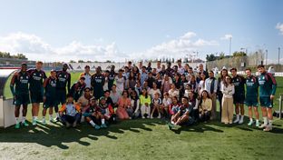 Una visita especial antes del entrenamiento