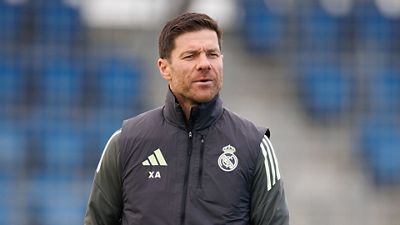 Xabi Alonso y un jugador comparecerán en rueda de prensa esta tarde en Yeda