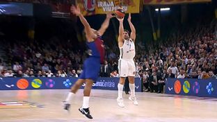 Campazzo's masterful three-pointer to force overtime