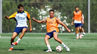 Físico y balón en la Ciudad Real Madrid
