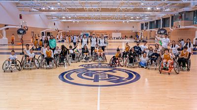 El torneo de baloncesto de la Fundación Real Madrid celebra una jornada dedicada a la salud y a la inclusión