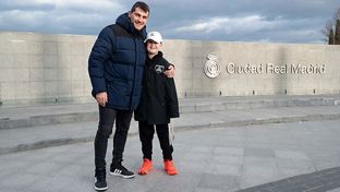 The Pequeño Deseo and Real Madrid Foundations mark more than 20 years of collaboration with Hugo's wish