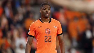 2-1: Dumfries, starter in the Netherlands' victory against Serbia