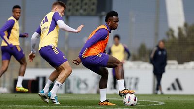 أنشيلوتي يستعيد اللاعبين الدوليين