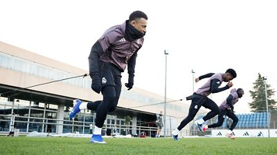 Físico y balón en la Ciudad Real Madrid