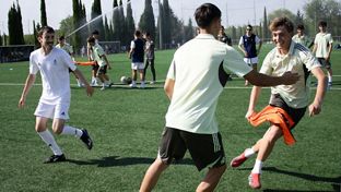 El Cadete A comparte un entrenamiento con la escuela inclusiva de la Fundación en Valdebernardo
