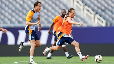 Último treino antes do encontro com o Milan