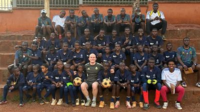 La Fundación Real Madrid impulsa el crecimiento de su escuela en Camerún