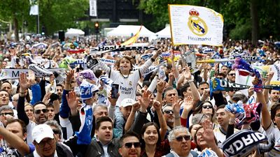 Gran ambiente en la ‘Fan Zone’ del Real Madrid en Londres