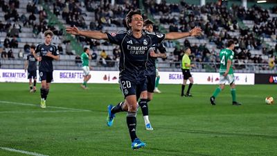 El Castilla golea en Ferrol