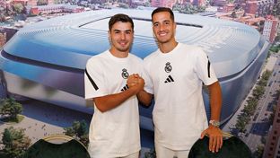 Lucas Vázquez y Brahim, protagonistas en la sesión de firmas en Las Palmas