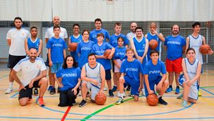 Encuentro inclusivo de voluntarios de Endesa con los beneficiarios de la escuela adaptada de Barajas