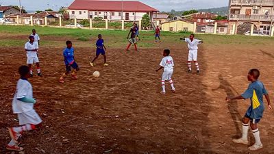 Atención integral a los beneficiarios de la escuela de la Fundación y Misiones Salesianas en Malabo