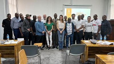 Ricardo Gallego inaugura una nueva escuela sociodeportiva en Tanzania