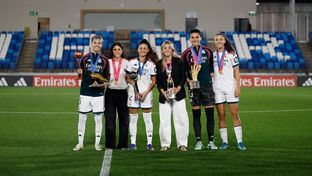 Homenaje a las campeonas del Mundial sub-20 y el Europeo sub-19 en el Di Stéfano