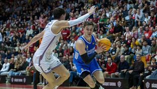 93-95: El Real Madrid&nbsp;consigue en Girona su décima victoria consecutiva en la Liga