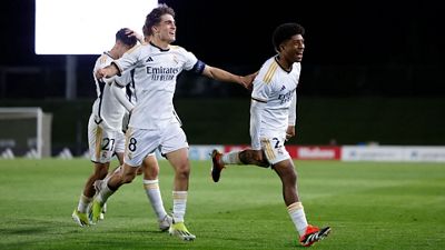 El golazo de volea de Cristian David para cerrar el triunfo en la Youth League