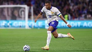 2-0: Mbappé participa en el triunfo de Francia