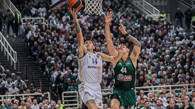 انتصارات كاملة للمتصدر في أثنيا