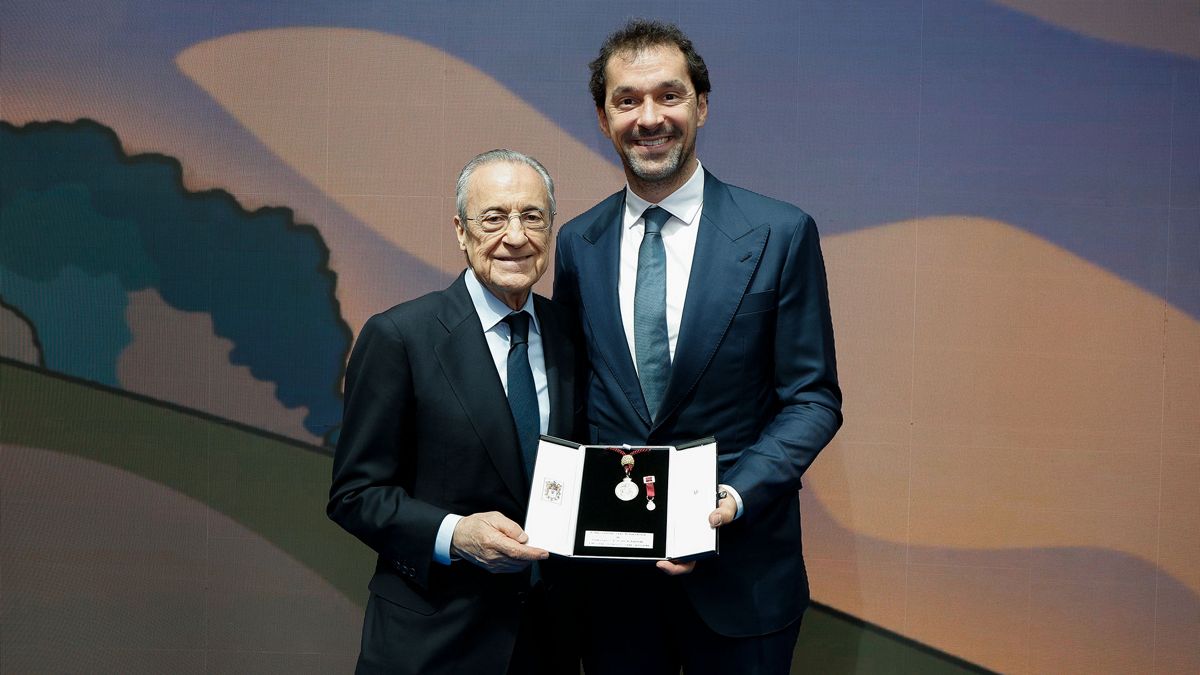 سيرجيو يوي يتسلم ميدالية مدريد من مجلس مدينة مدريد