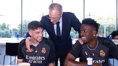 The president greets the team ahead of Real Madrid-Bayern