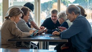 La Fundación MTP desarrolló talleres de educación digital para personas mayores