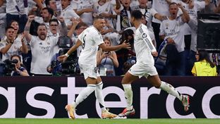 Onces iniciales del Real Madrid y el Salzburgo