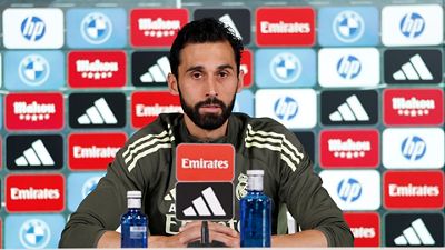 Arbeloa: “Me duele cuando no ganamos por la ilusión de tanta gente que está sobre nuestros hombros”