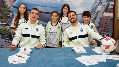 Lunin e Bernardo Silva, protagonistas na sessão de autógrafos em Santander